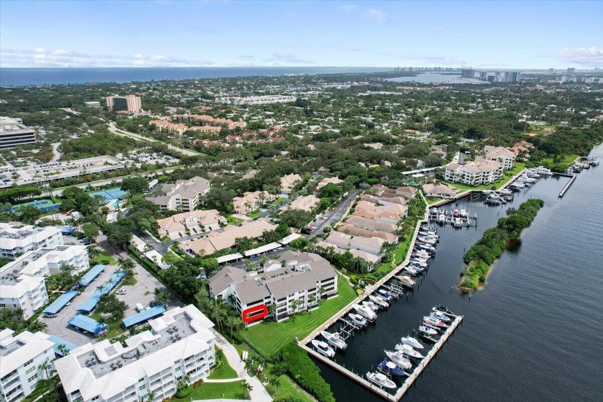 526 OAK HARBOUR Drive # 526, Juno Beach FL 33408