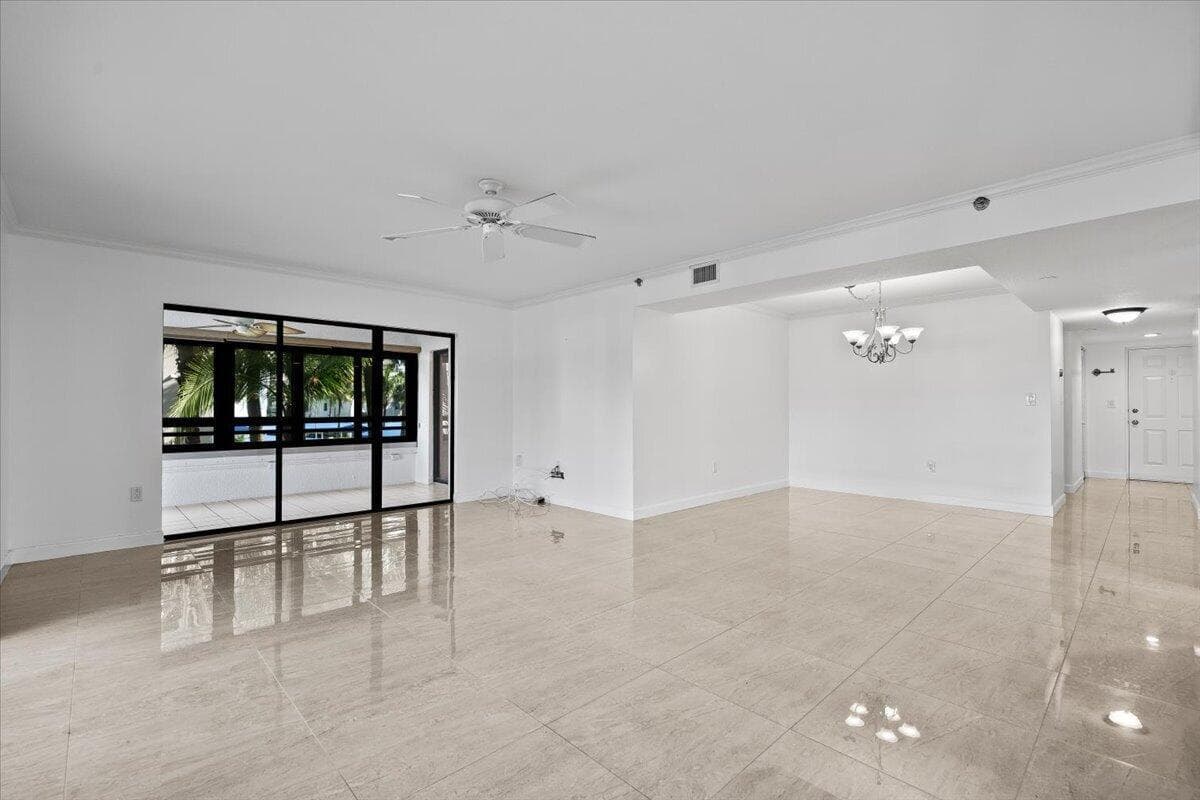 526 OAK HARBOUR Drive # 526, Juno Beach FL 33408