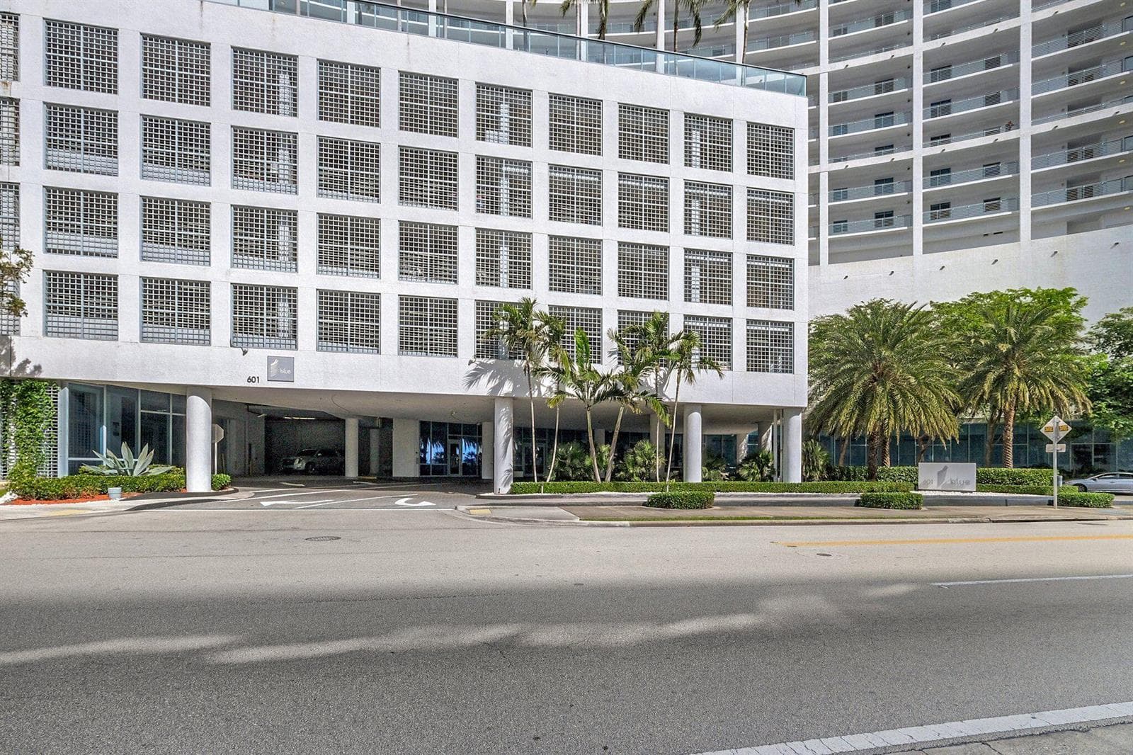 601 NE 36TH Street # 1008, Miami FL 33137