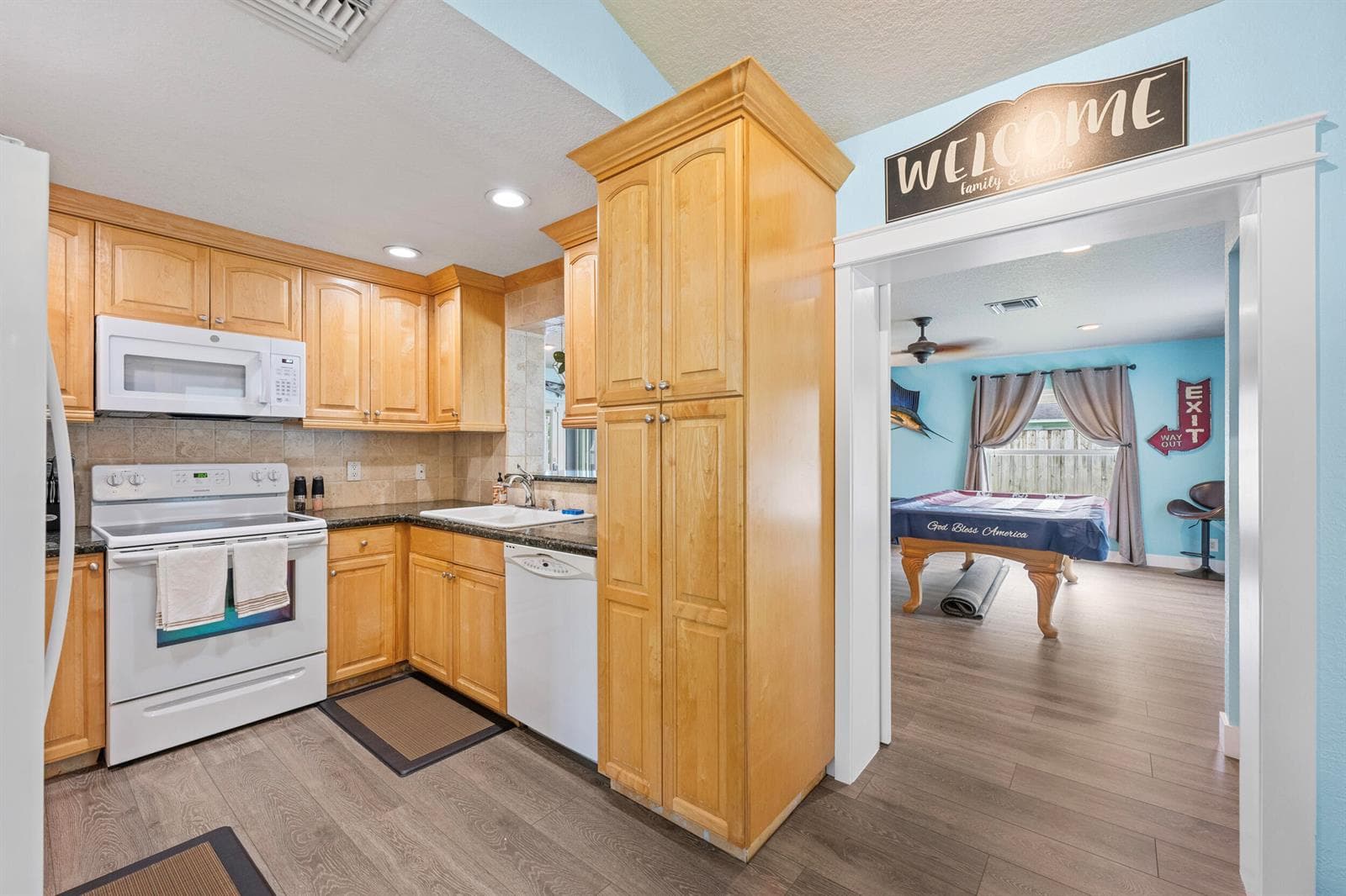 128 BANYAN Circle, Jupiter FL 33458