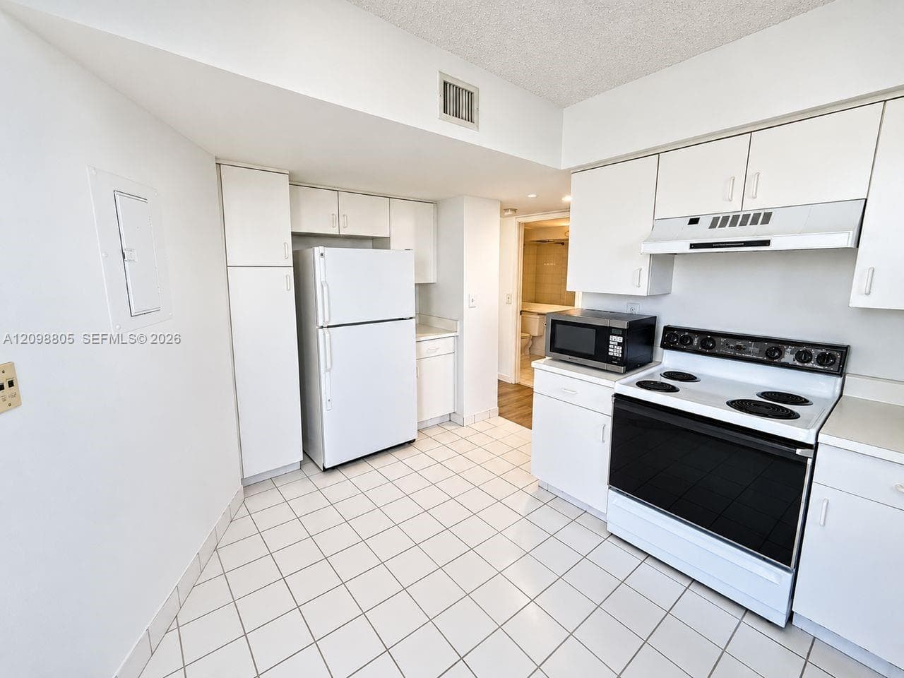 3300 NE 191st St # 1801, Aventura FL 33180