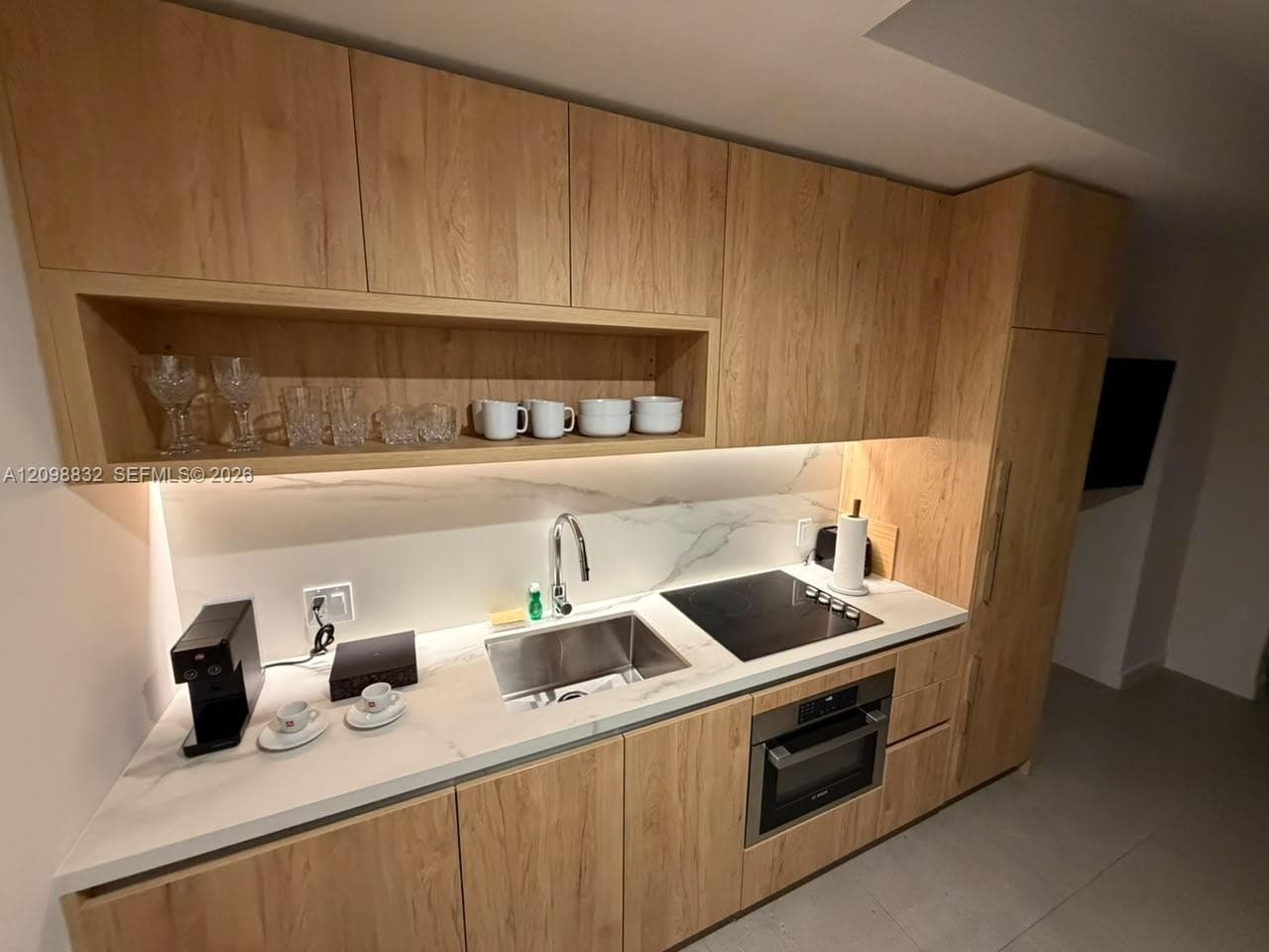11 NE 6th St # 406, Miami FL 33132