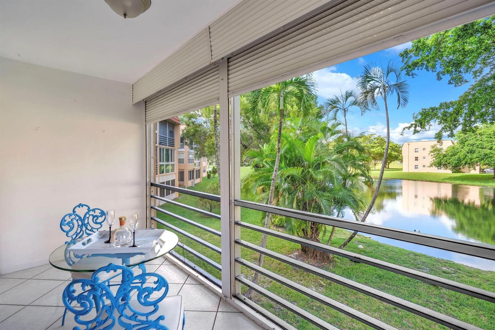 9301 Sunrise Lakes Boulevard # 207, Sunrise FL 33322