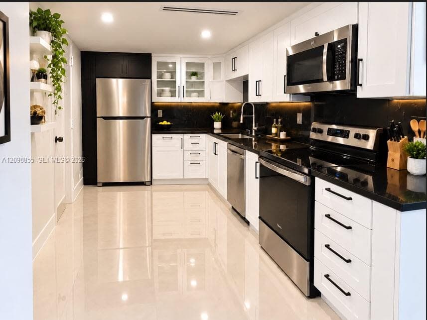 300 Bayview Dr, Sunny Isles Beach FL 33160