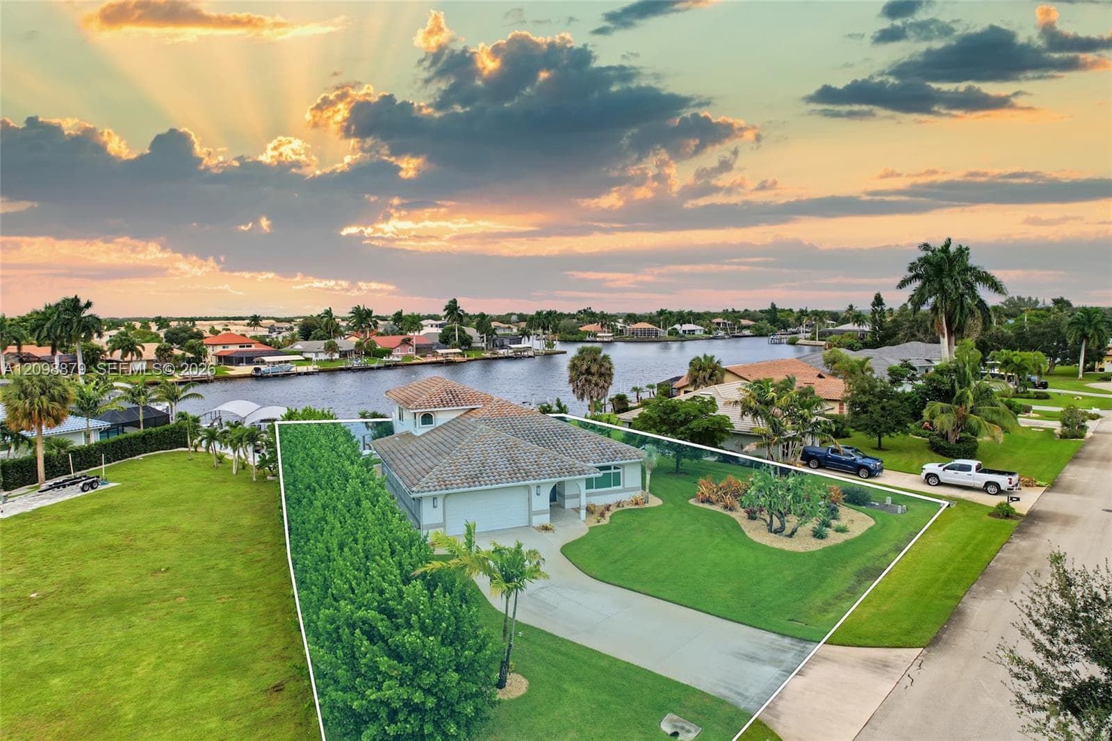 111 NEWPORT CAY, Naples FL 34114