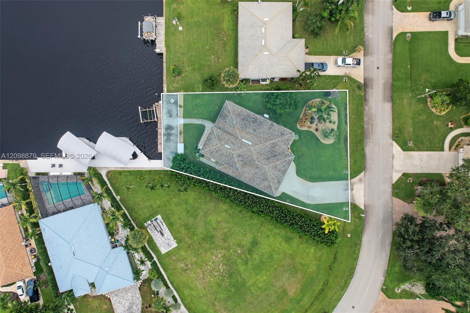 111 NEWPORT CAY, Naples FL 34114