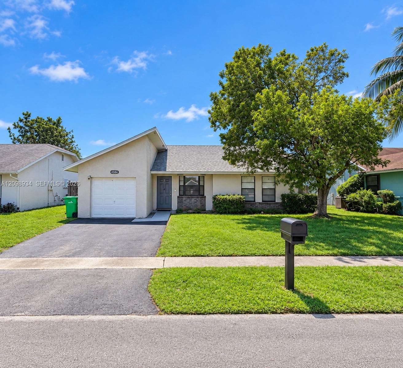 4968 NW 92nd Ave, Sunrise FL 33351