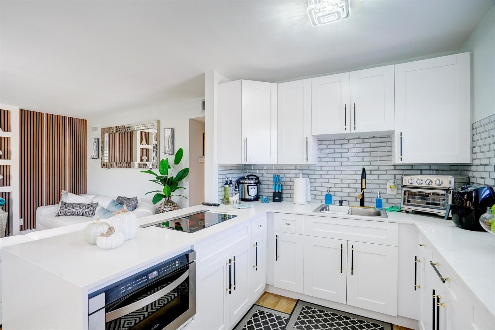 203 S WINDSOR I # 203, West Palm Beach FL 33417