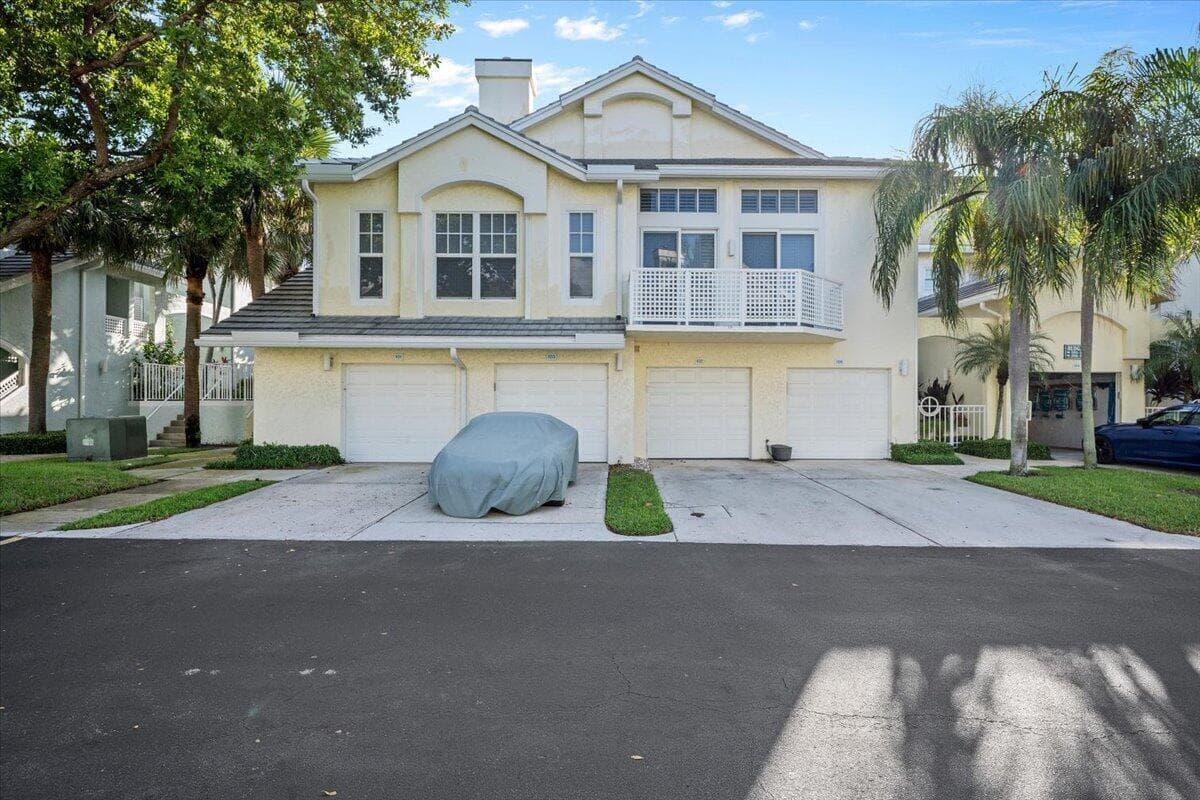 105 MAINSAIL Circle, Jupiter FL 33477