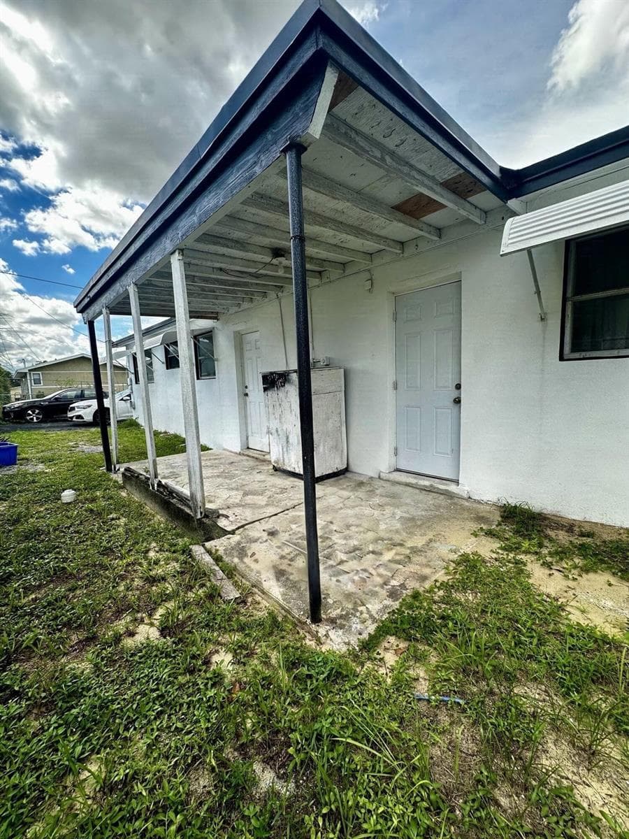 3116 RJ HENDLEY Avenue, Riviera Beach FL 33404
