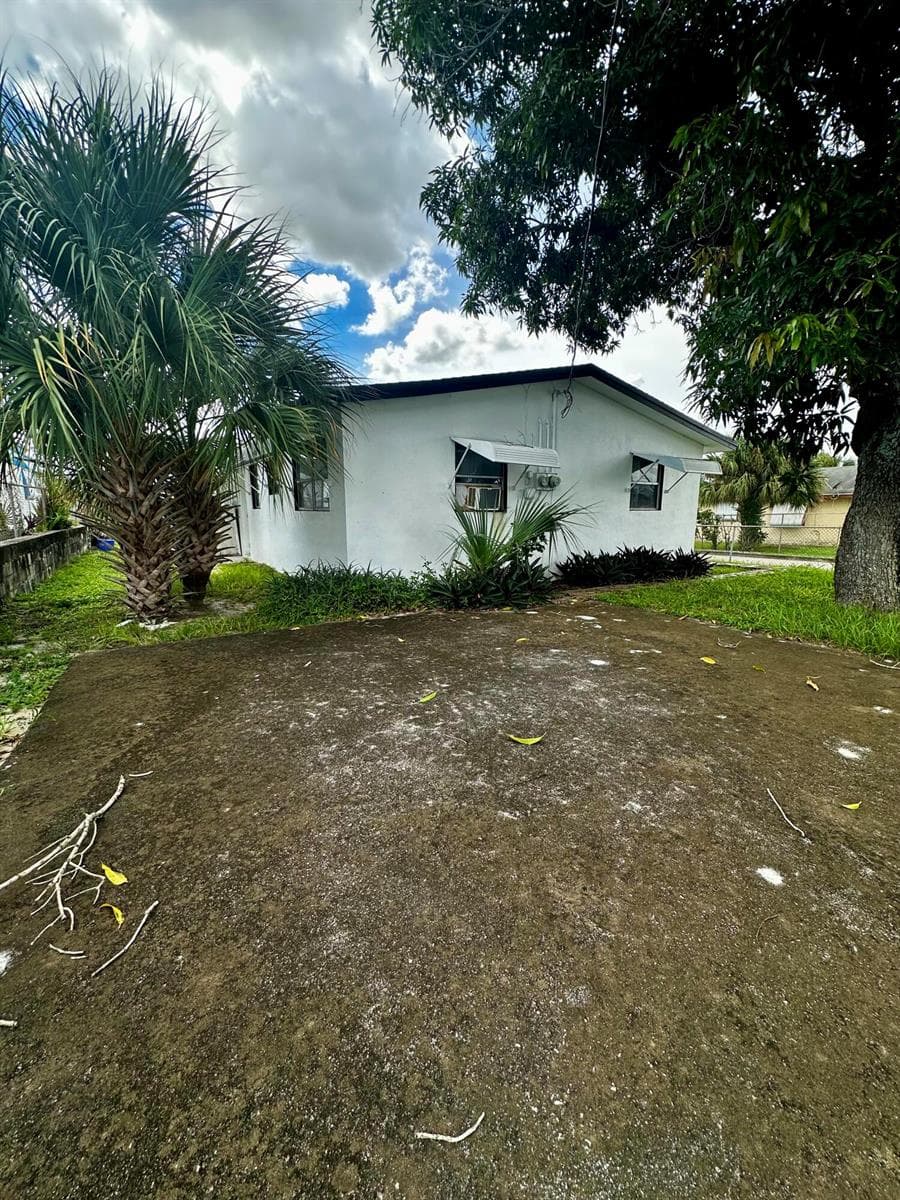 3116 RJ HENDLEY Avenue, Riviera Beach FL 33404