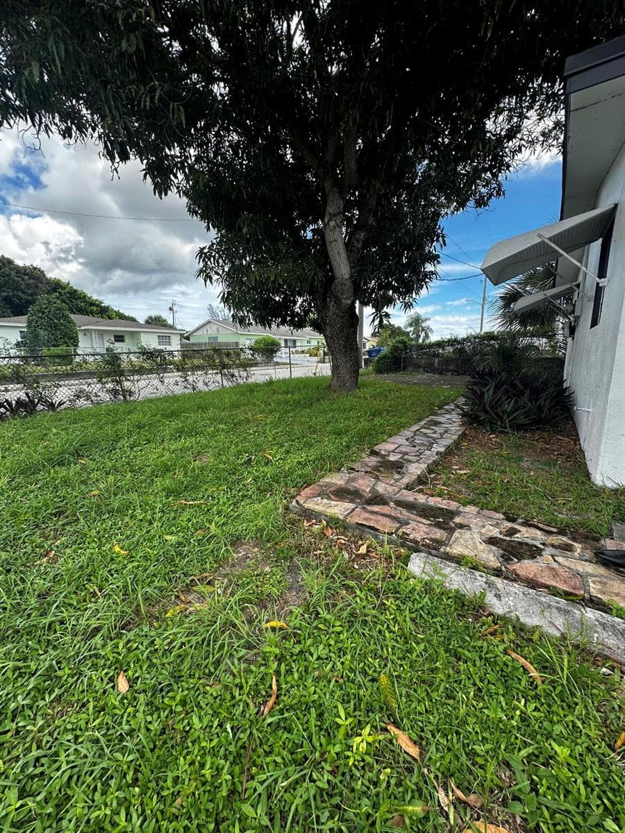 3116 RJ HENDLEY Avenue, Riviera Beach FL 33404