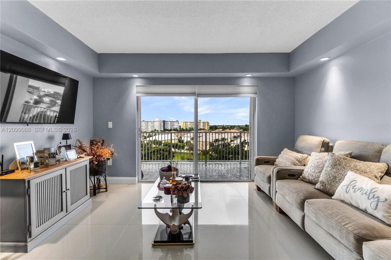 3850 Washington St # 704, Hollywood FL 33021