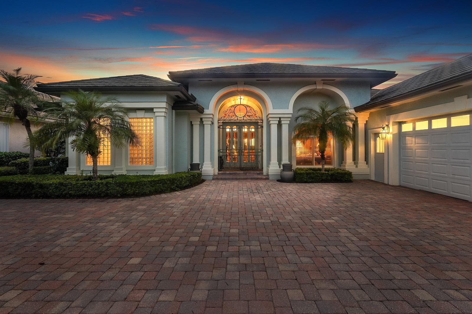54 CAYMAN Place, Palm Beach Gardens FL 33418