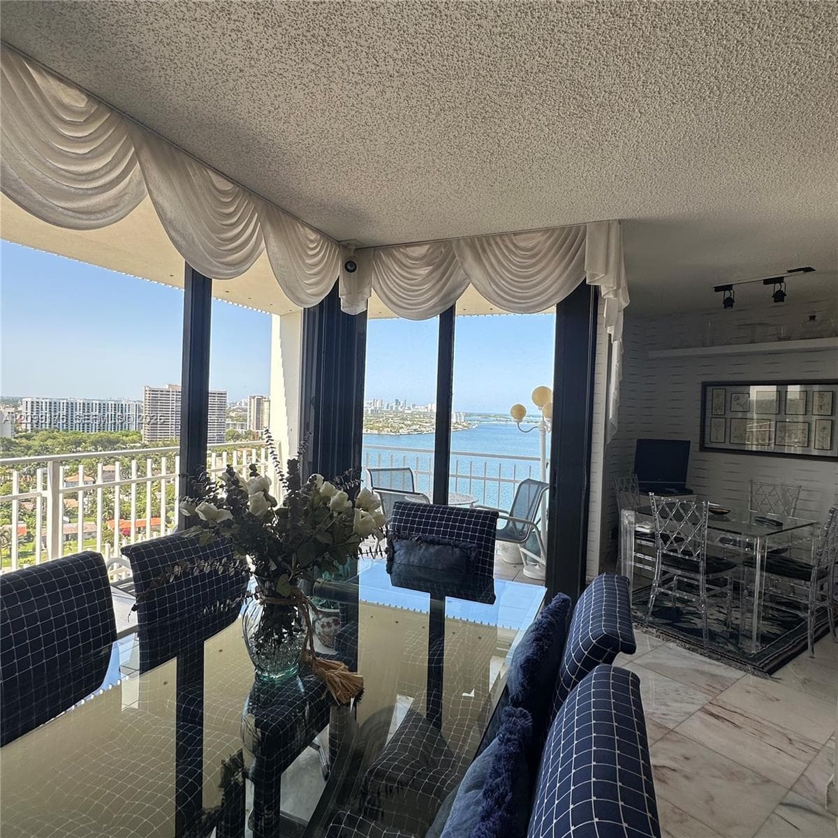 4000 Towerside Ter # 2107, Miami FL 33138