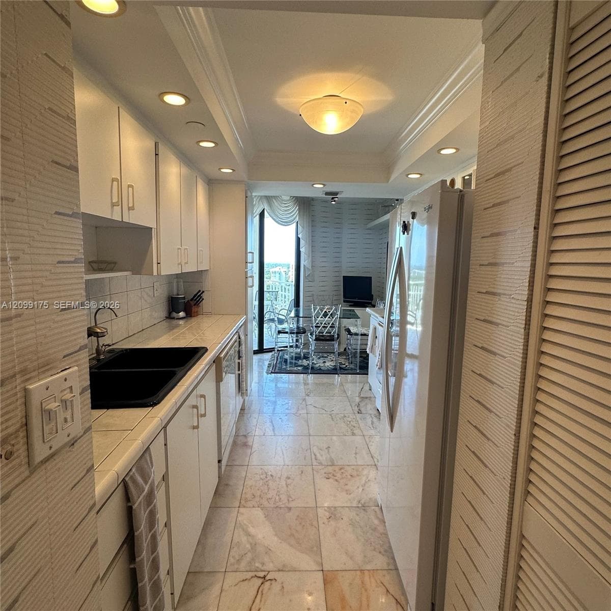 4000 Towerside Ter # 2107, Miami FL 33138