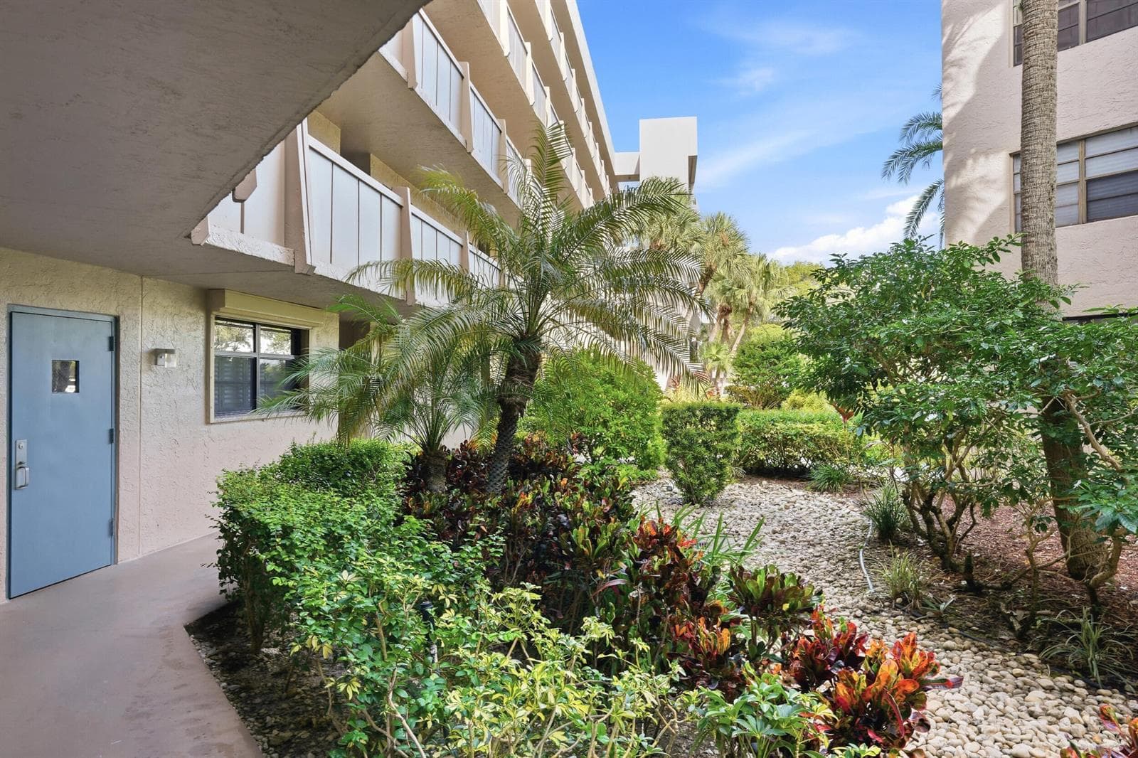 1000 Colony Point Circle # 110, Pembroke Pines FL 33026