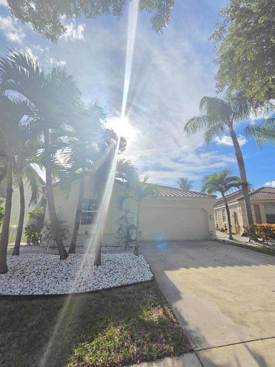 1210 Oakwater Drive, Royal Palm Beach FL 33411