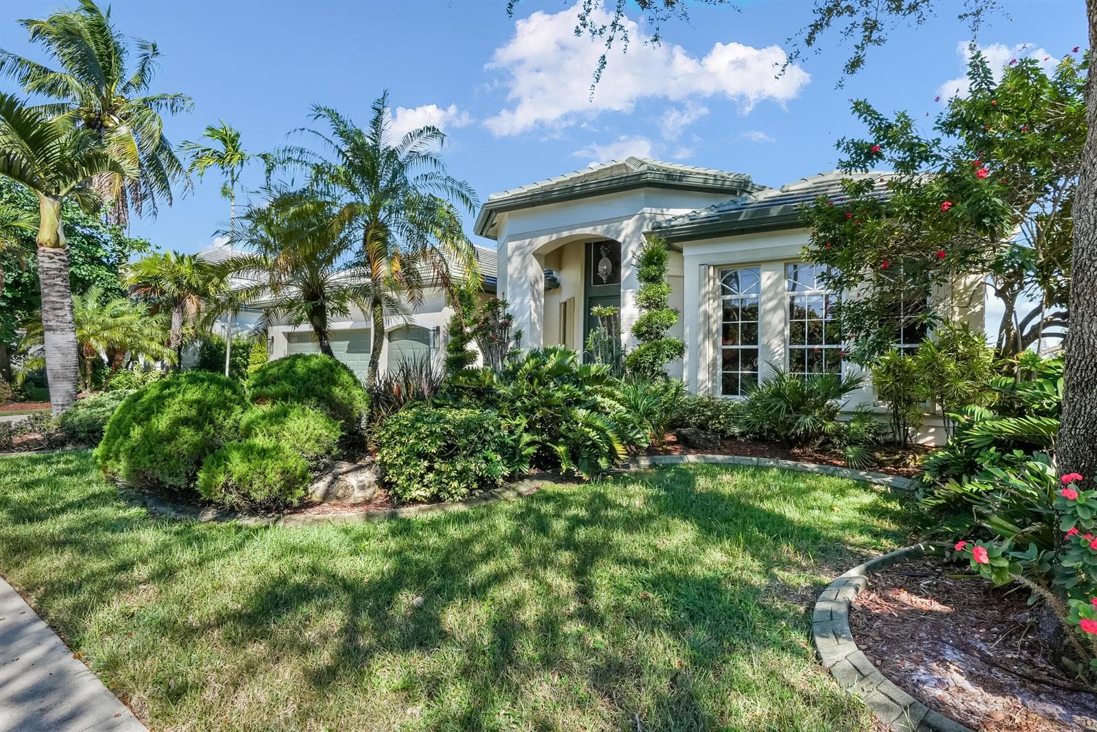8047 N SAVANNAH Circle, Davie FL 33328