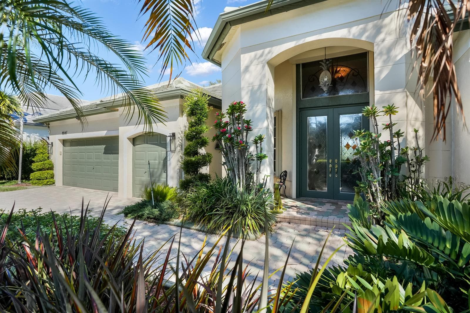 8047 N SAVANNAH Circle, Davie FL 33328