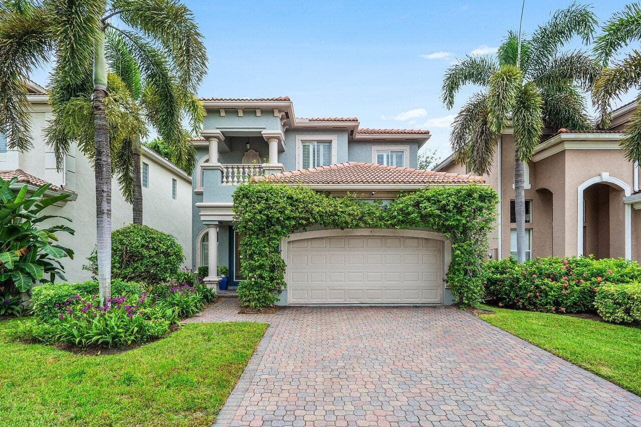10 Country Lake Trail, Boynton Beach FL 33436