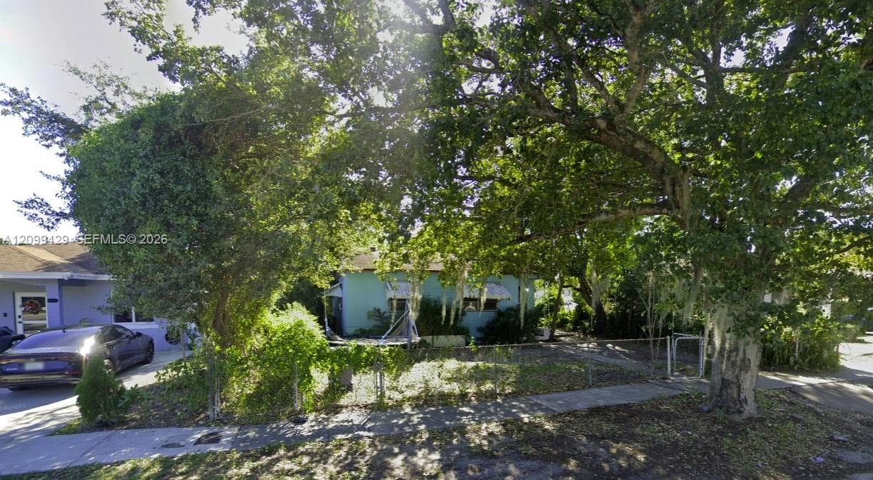 2910 NW 66th St, Miami FL 33147