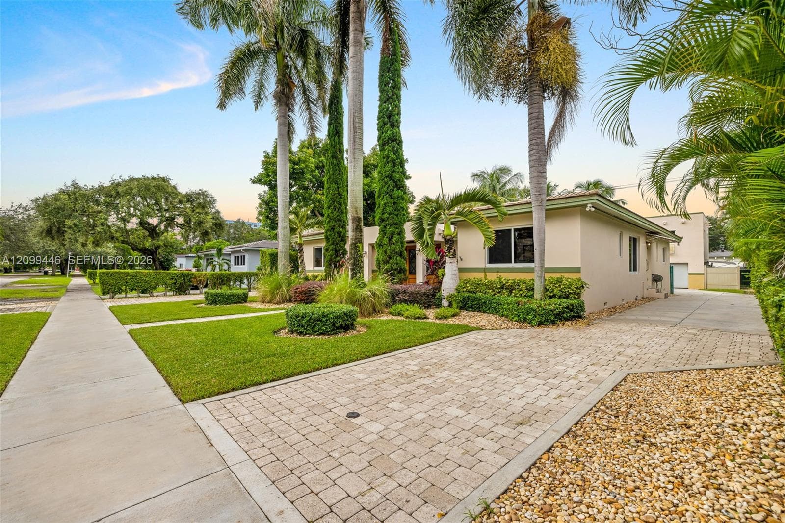 564 Palmetto Dr, Miami Springs FL 33166
