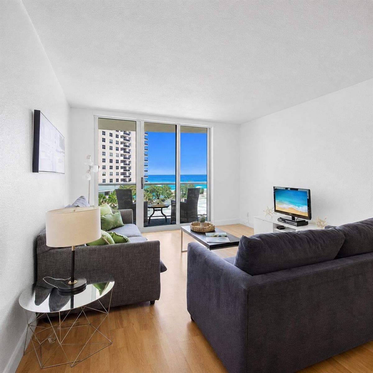 3801 S OCEAN Drive # 4Y, Hollywood FL 33019