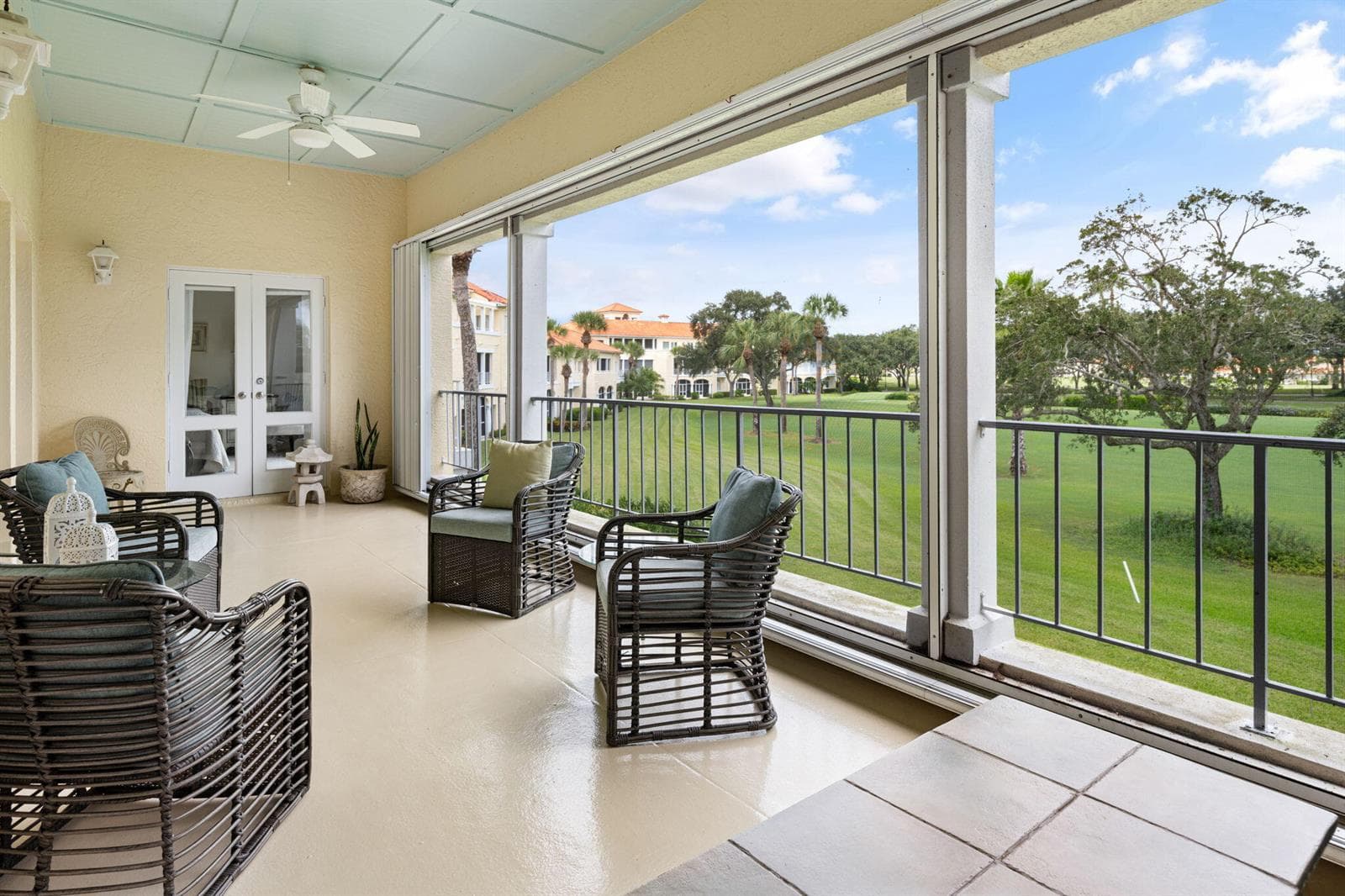 5040 HARMONY Circle # 203, Vero Beach FL 32967