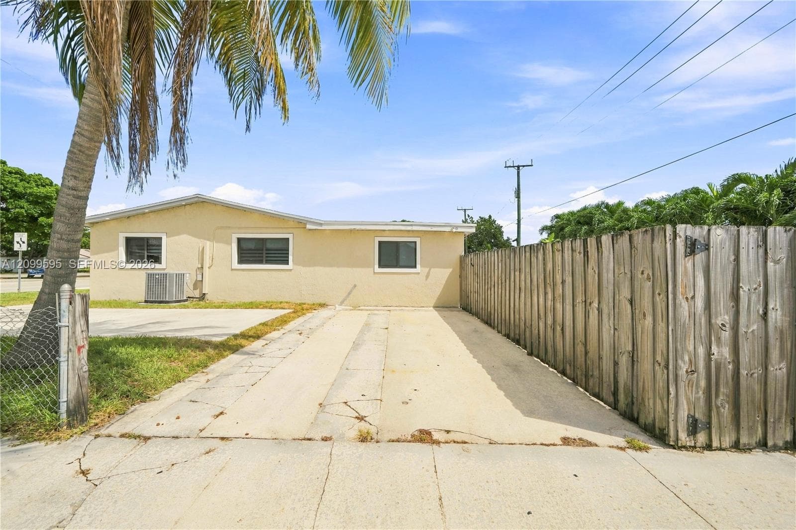 4041 W 8th Ave, Hialeah FL 33012