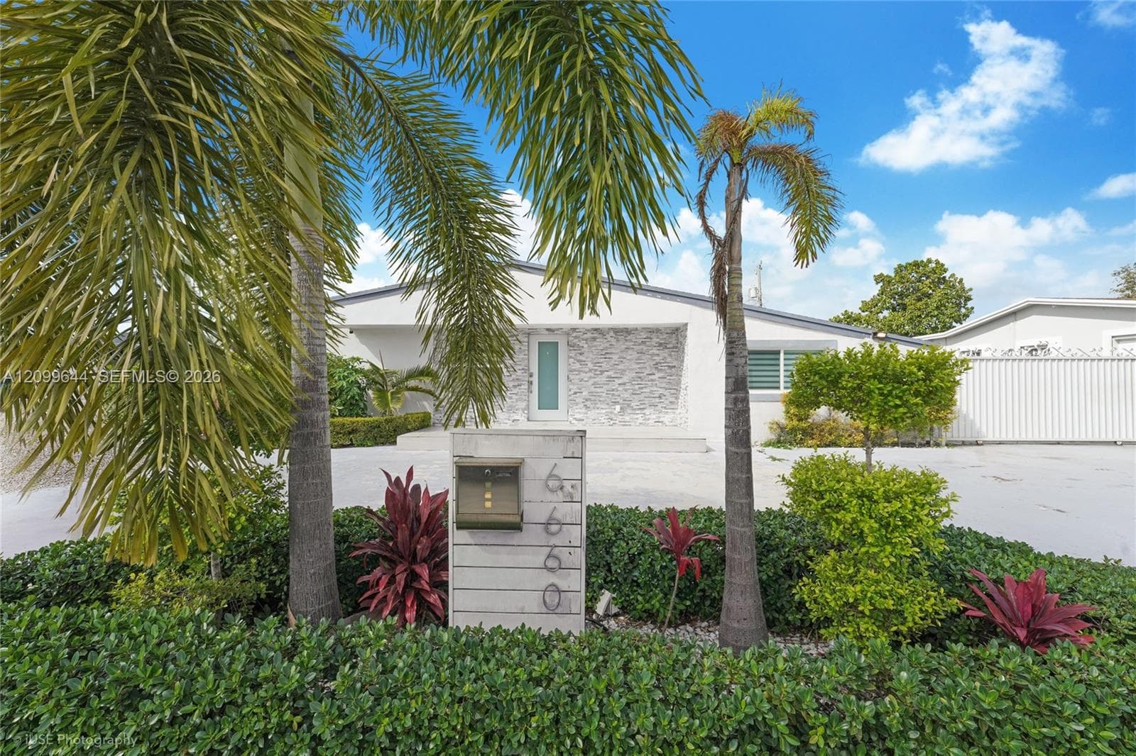 6660 W 13th Ave, Hialeah FL 33012