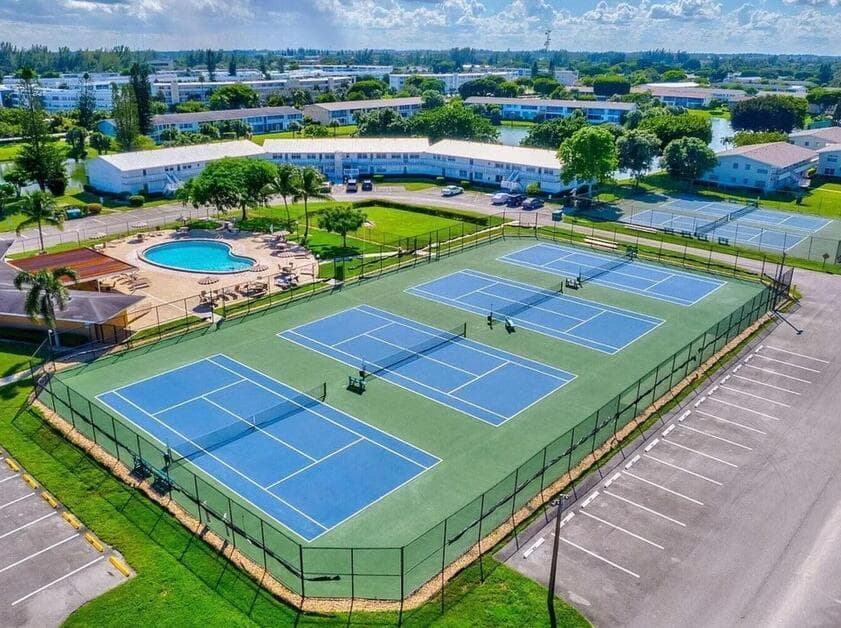 42 COVENTRY B, West Palm Beach FL 33417