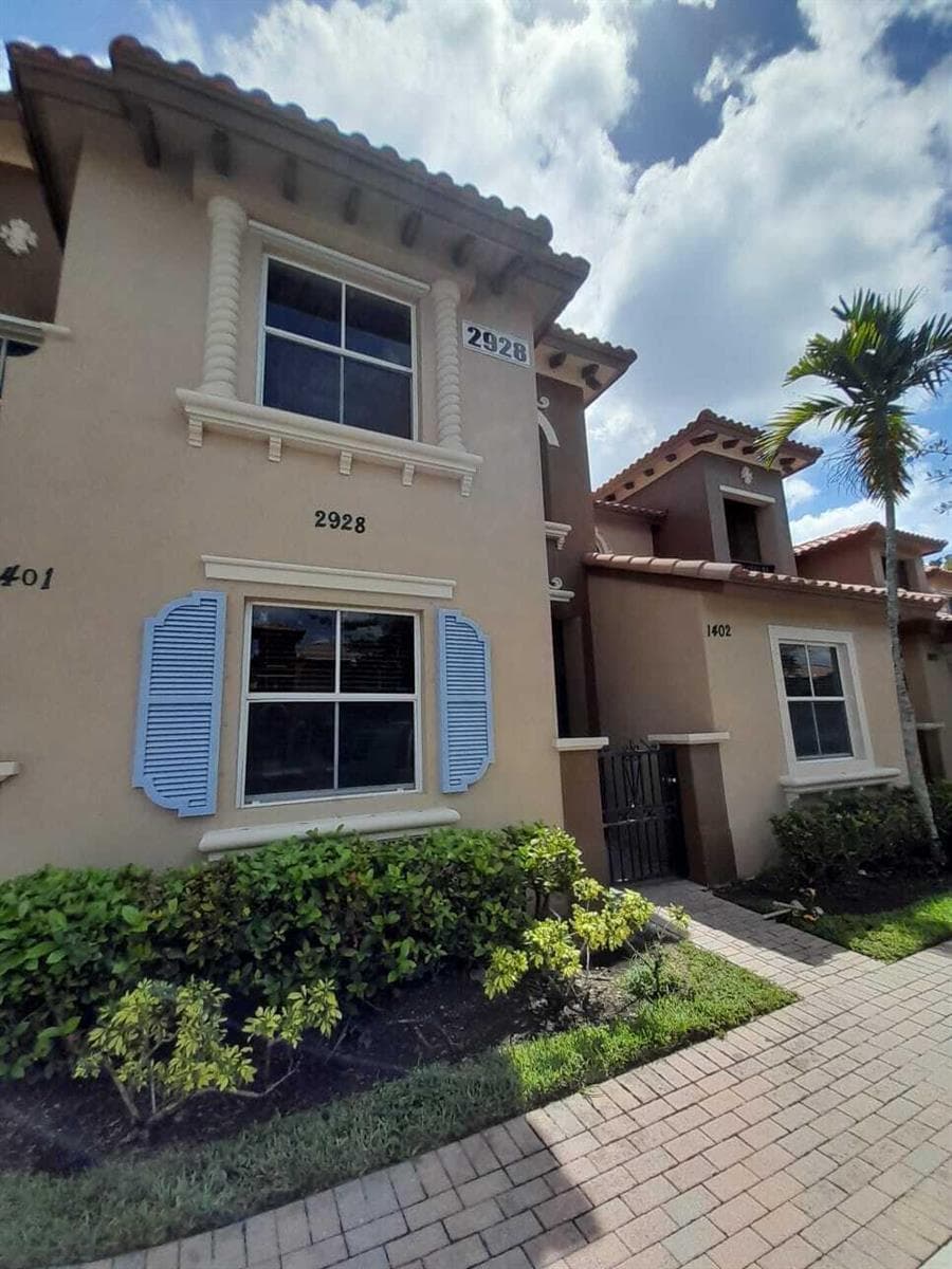 2928 Hidden Hills Road # 1402, West Palm Beach FL 33411