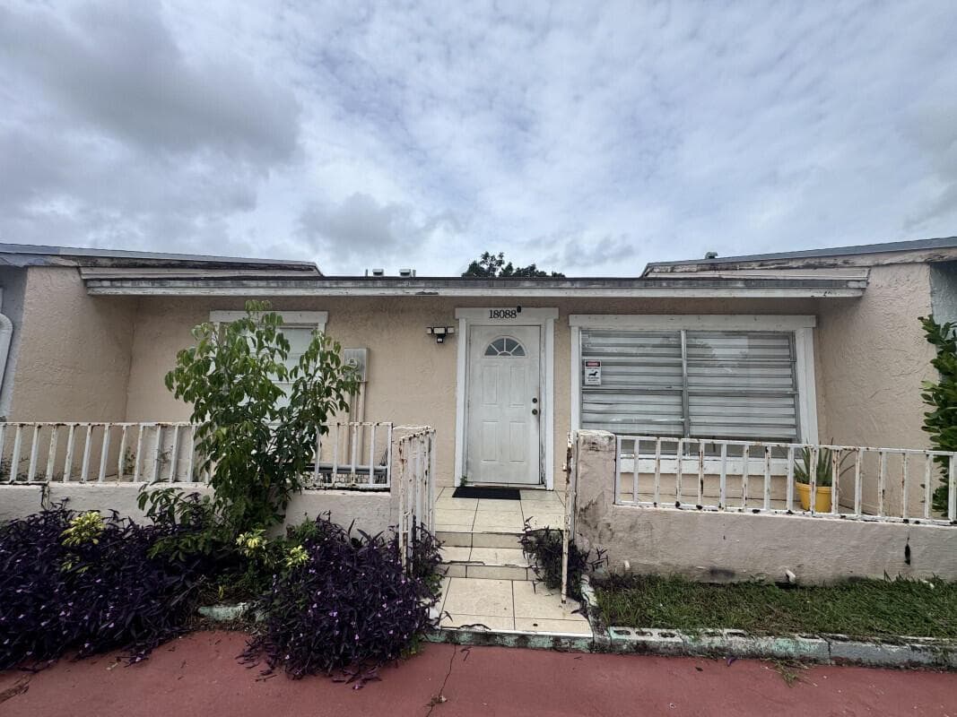 18088 NW 40th Place, Miami Gardens FL 33055