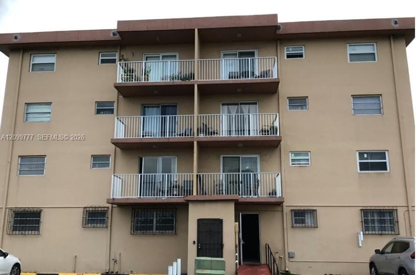 3075 NW 7th St # 101, Miami FL 33125