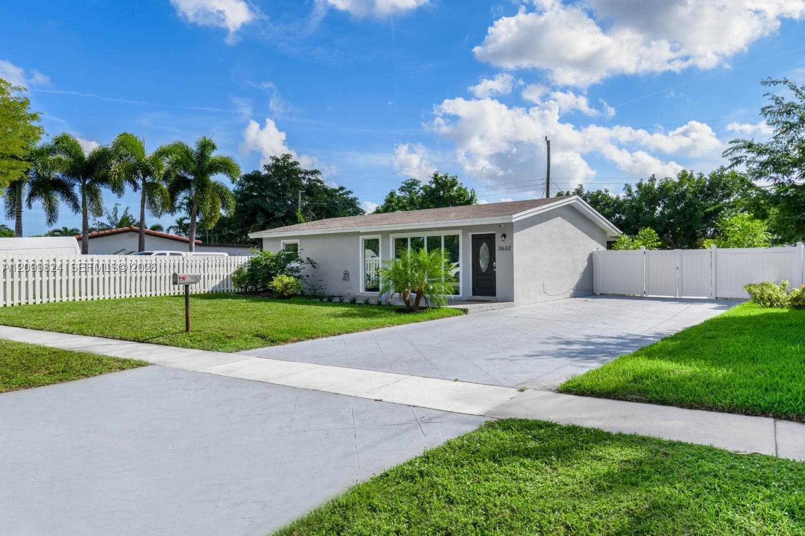 3632 SW 17th St, Fort Lauderdale FL 33312