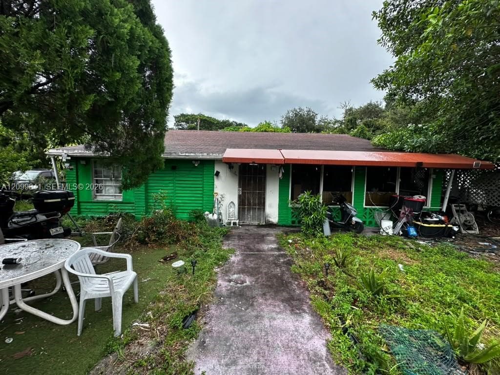 2299 NW 90th St, Miami FL 33147