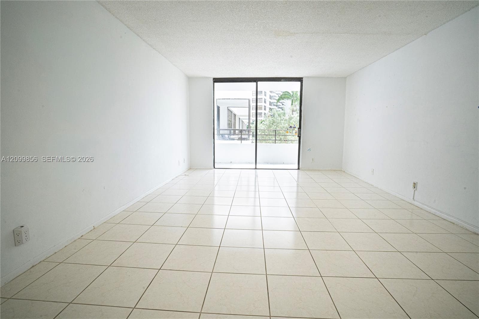 600 Three Islands Blvd # 316, Hallandale Beach FL 33009