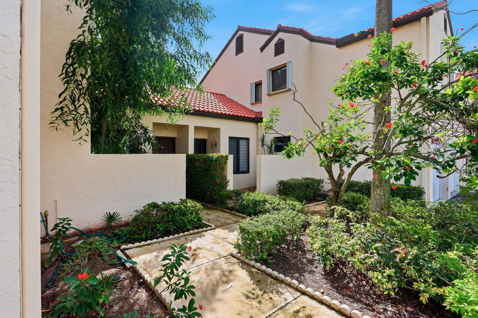 22 VIA DE CASAS SUR # 102, Boynton Beach FL 33426
