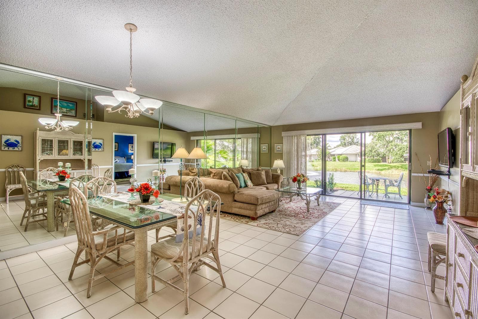 208 Club Drive, Palm Beach Gardens FL 33418