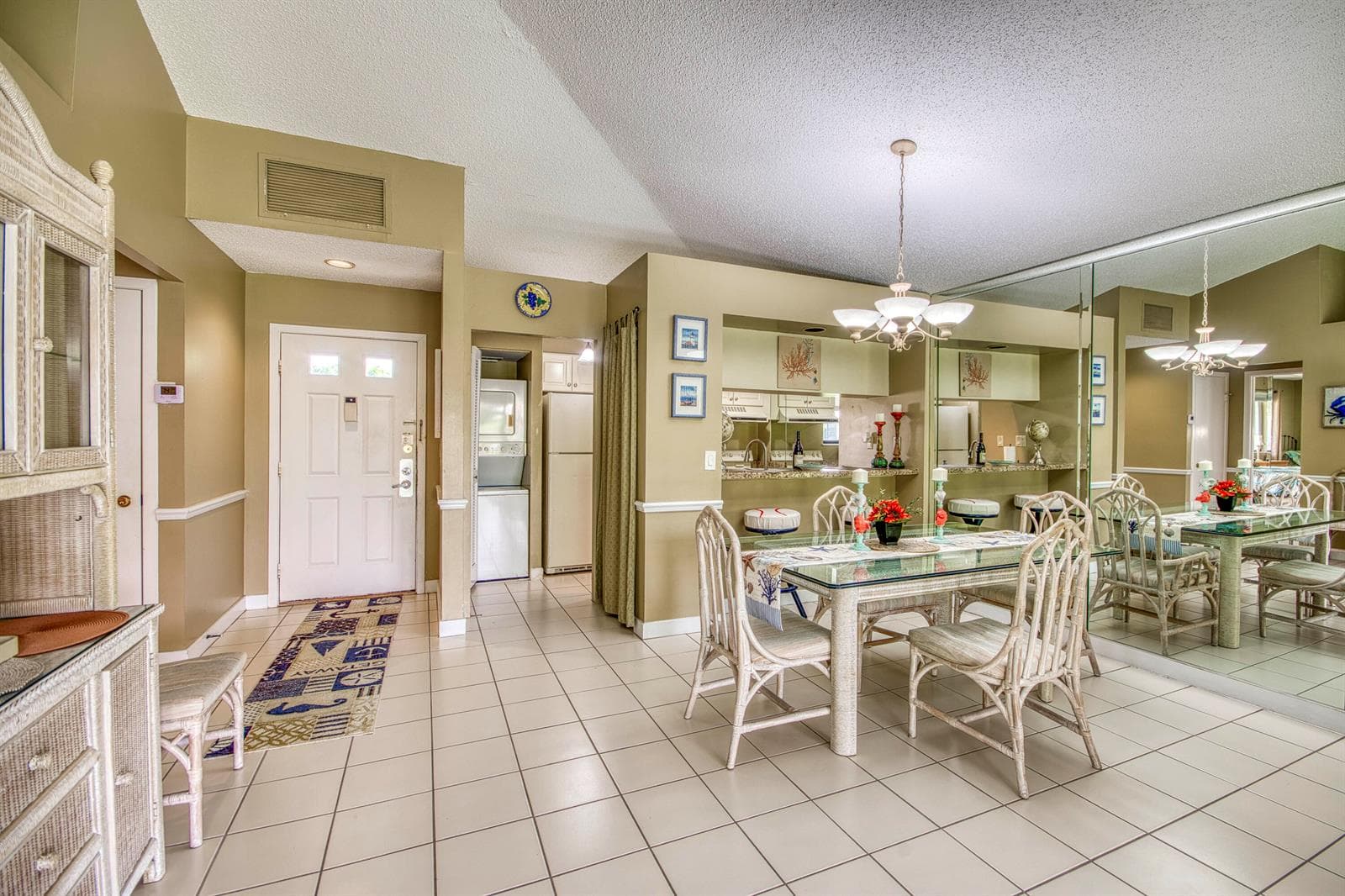 208 Club Drive, Palm Beach Gardens FL 33418