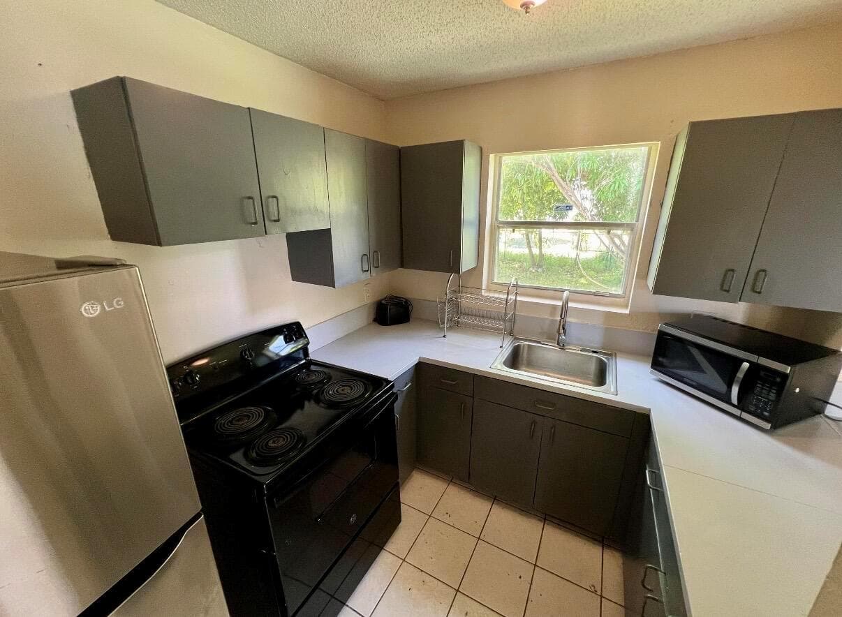 802 SW 5th Avenue, Delray Beach FL 33444