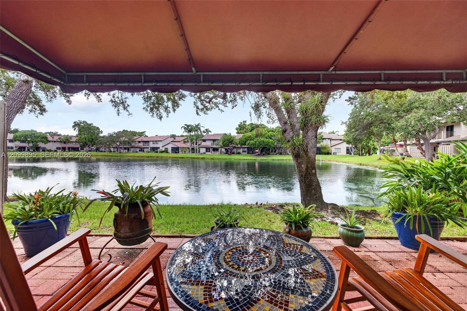 9012 Vineyard Lake Dr, Plantation FL 33324