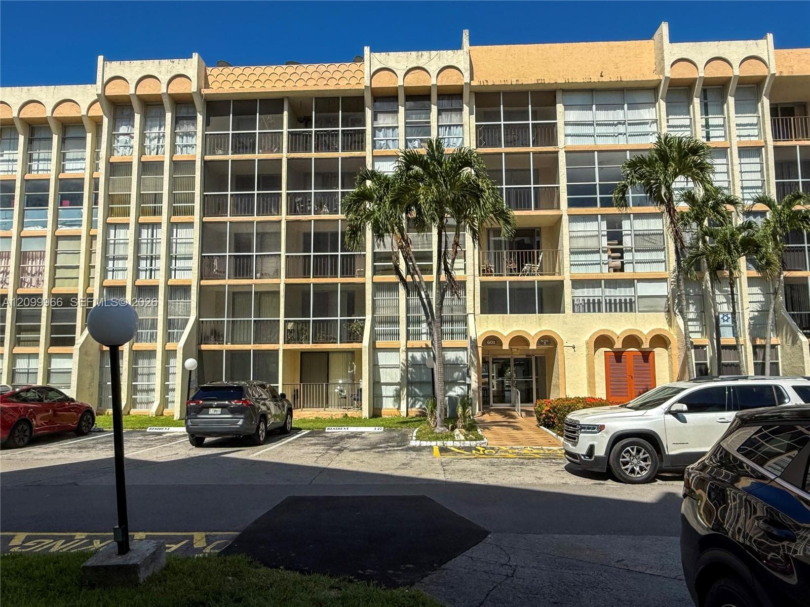 601 Three Islands Blvd # 117, Hallandale Beach FL 33009