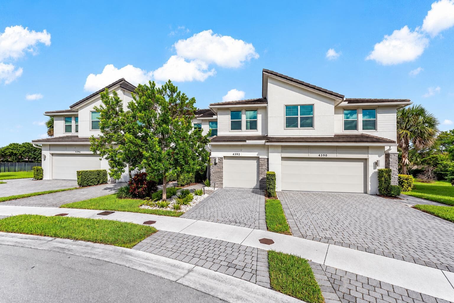4392 VELEIROS Avenue, Deerfield Beach FL 33064