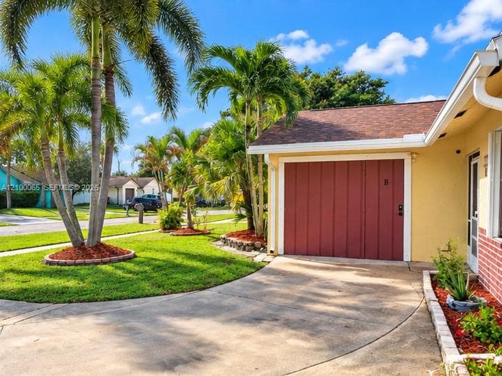 1063 Concert Way, Royal Palm Beach FL 33411