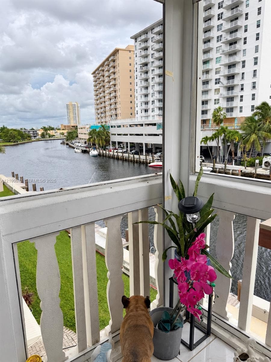 440 Paradise Isle Blvd # 306, Hallandale Beach FL 33009