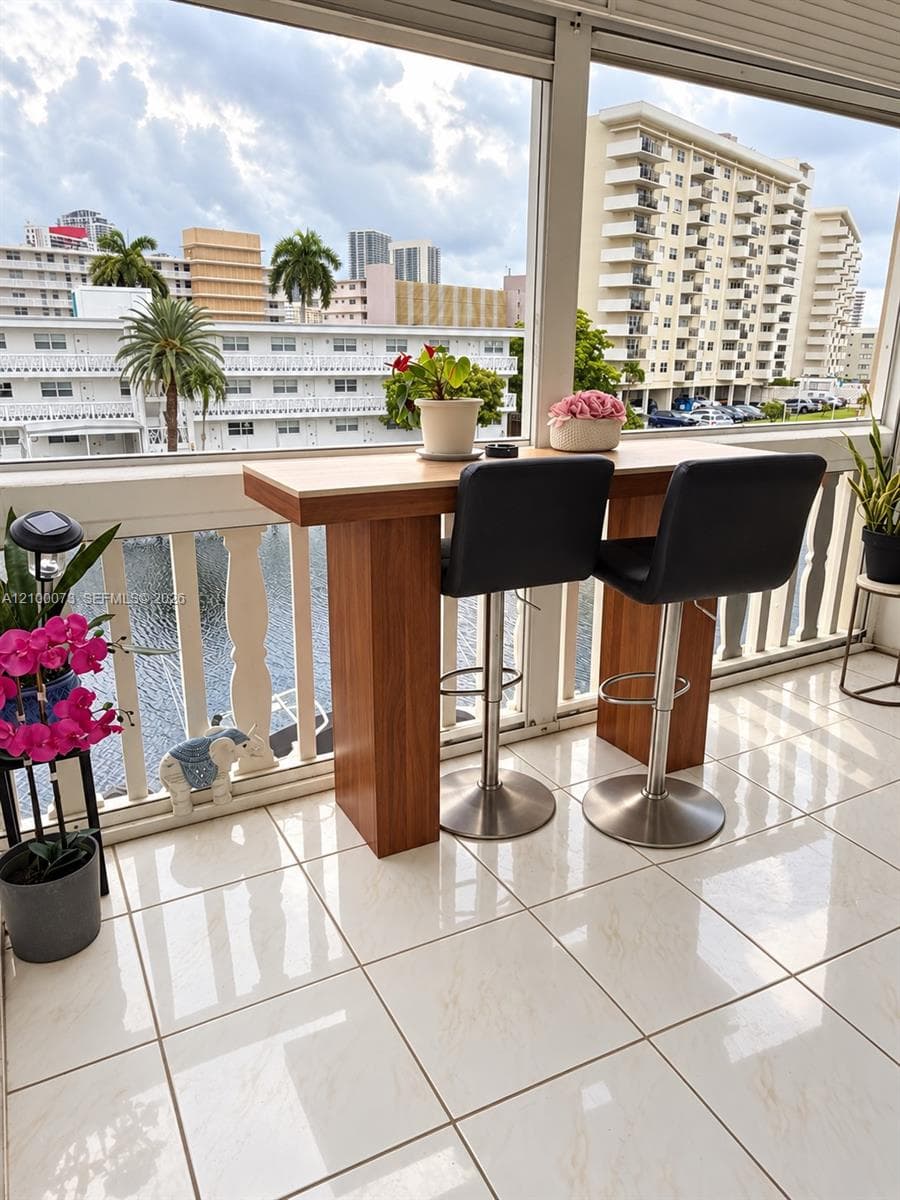 440 Paradise Isle Blvd # 306, Hallandale Beach FL 33009