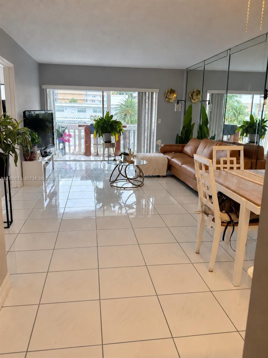 440 Paradise Isle Blvd # 306, Hallandale Beach FL 33009