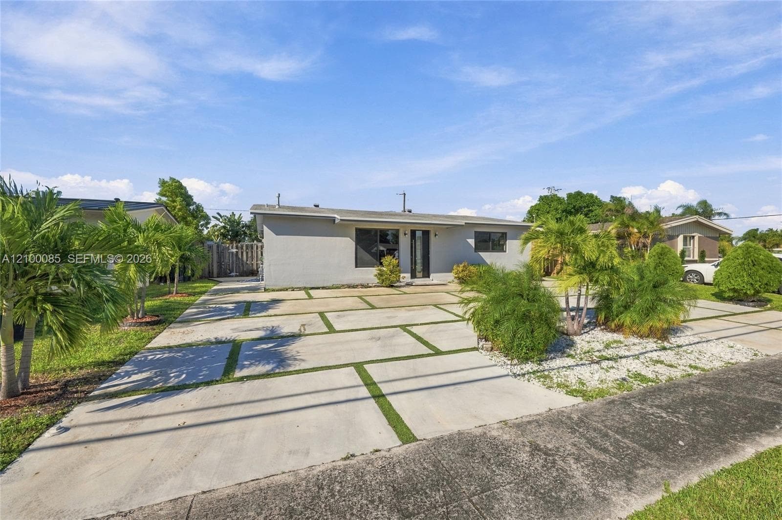 8921 NW 25th Ct, Sunrise FL 33322